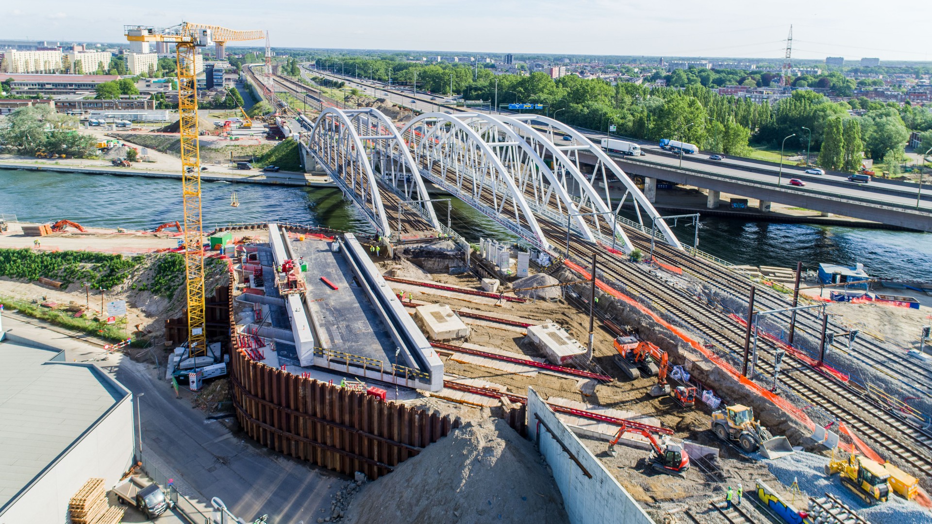 Inschuiven spoorbruggen Oosterweel