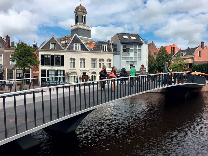 Leiden krijgt langste en slankste betonnen brug van Nederland