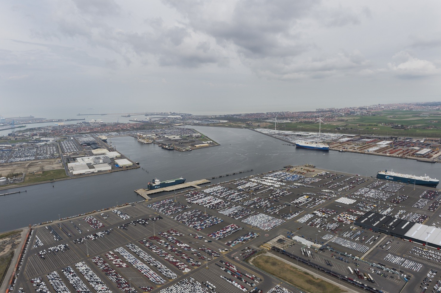 Nieuwe Sluis Zeebrugge krijgt twee negatieve verslagen