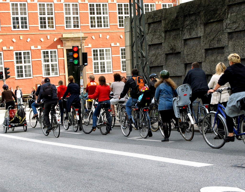 Vlaanderen verhoogt budget voor wegen- en fietspadenonderhoud