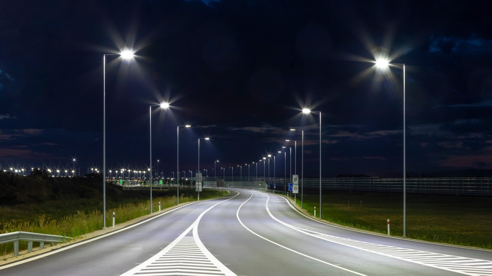 Tegen 2027 enkel nog ledverlichting op autosnelwegen
