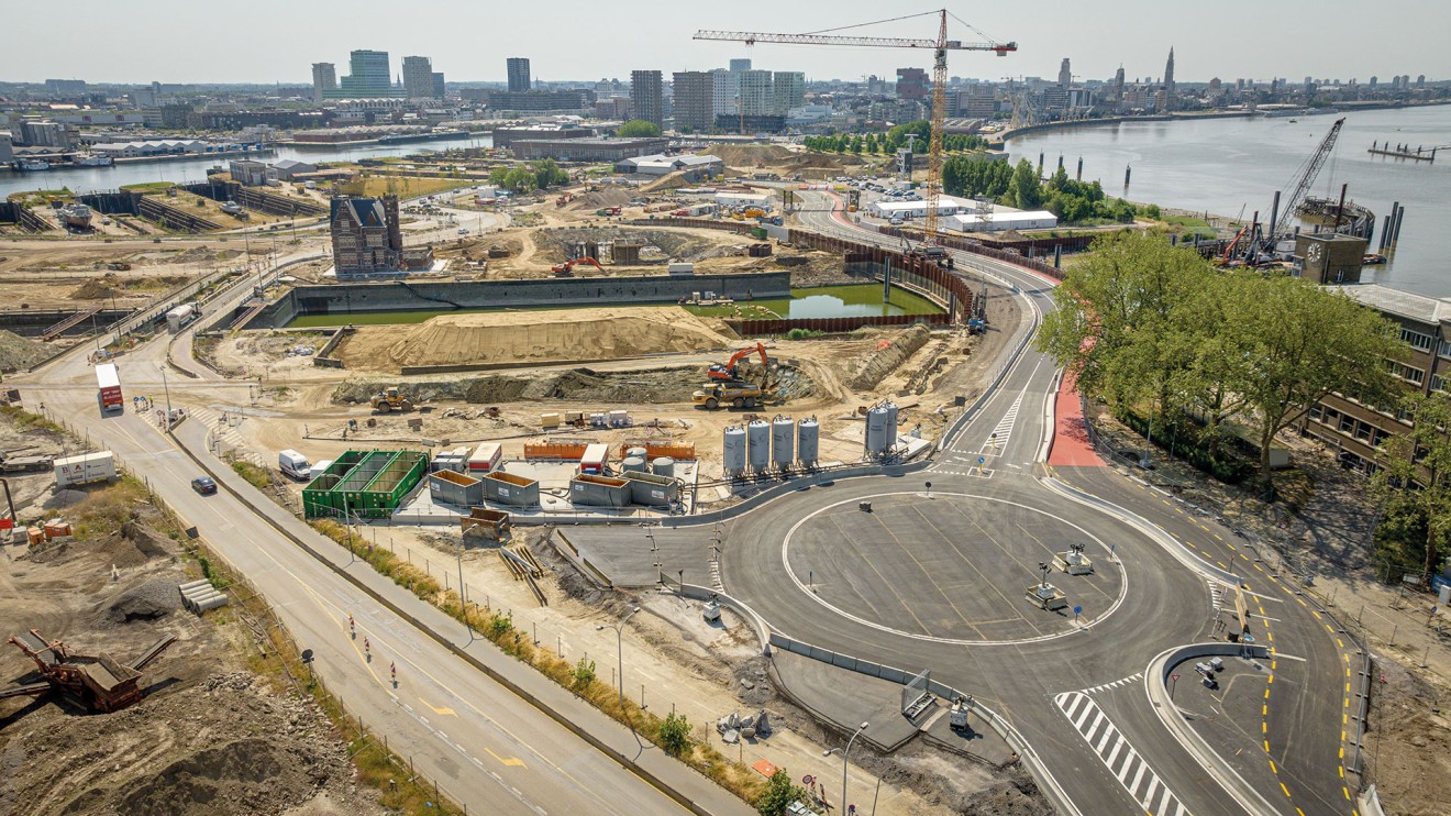 De-nieuwe-weg-over-de-kofferdam-3