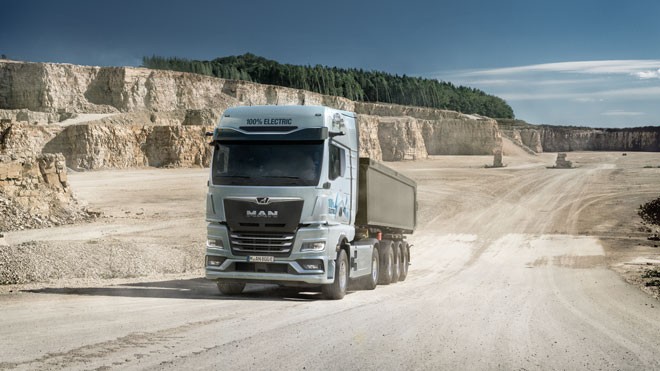 Foto-3-MAN-eTGX-tipper_electric-sticker