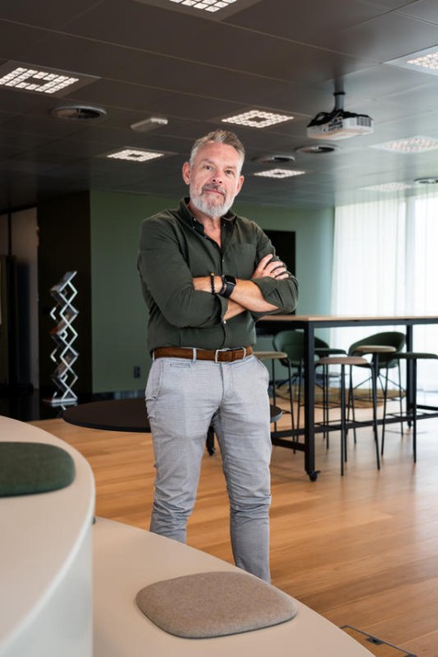 web Koen Lismont Sales Manager VDL De Meeuw-533x800