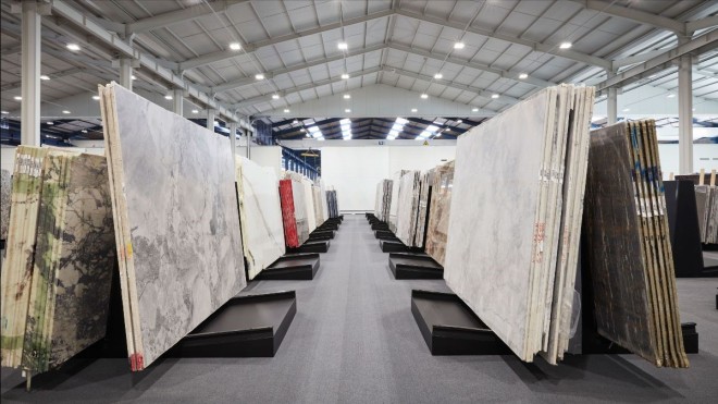 Nieuwe Stone Gallery in Deinze toont 500 materialen