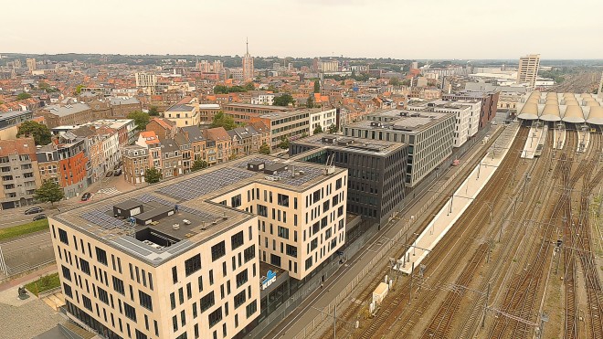Insaver plaatst 527 zonnepanelen op dak KBC-gebouw Leuven (2)