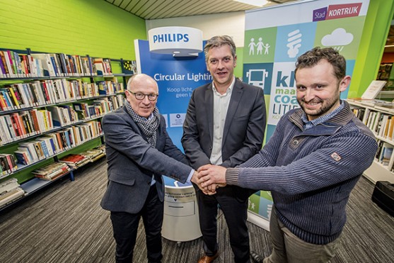 In de stadsbibliotheek van Kortrijk wordt de samenwerking tussen Stad Kortrijk en Philips voorgesteld waarbij de verlichting van de bibliotheek aangepast zal worden naar een circulair systeem.