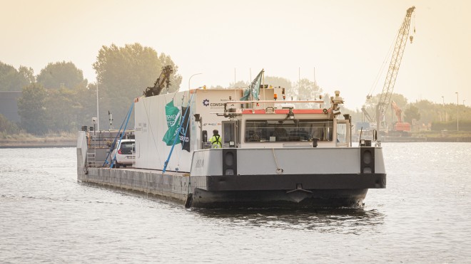 Sleepwagen van 55 ton voor nautisch onderzoek arriveert in Oostende (1)