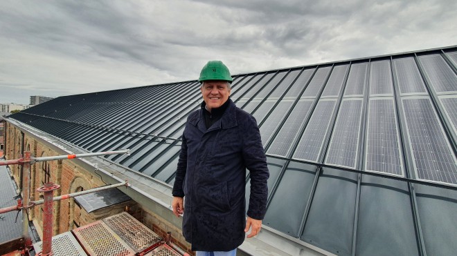 Mechelen plaatst zonnepanelen op dak Predikherenkerk