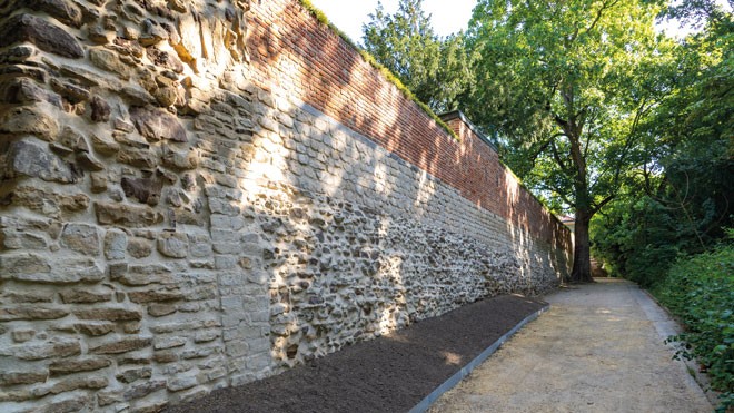 Einde-restauratie-stadsomwalling-Sint-Donatuspark-04729
